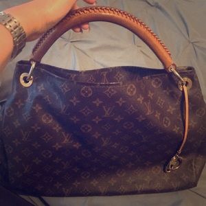 Authentic Louis Vuitton Artsy